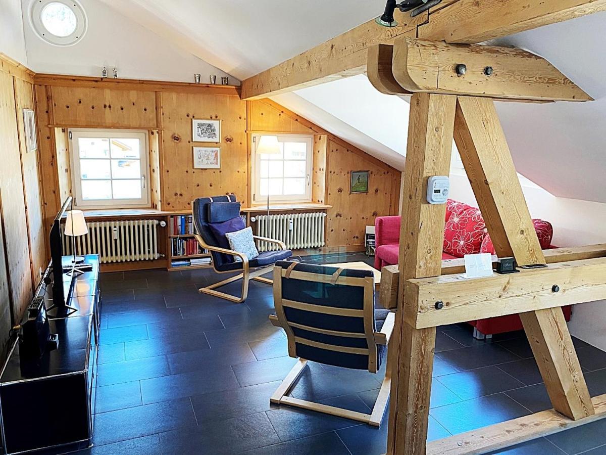 Alpenstil - 60M2 Dachstockwohnung Mit Garage - Bm186 Pontresina Exterior foto