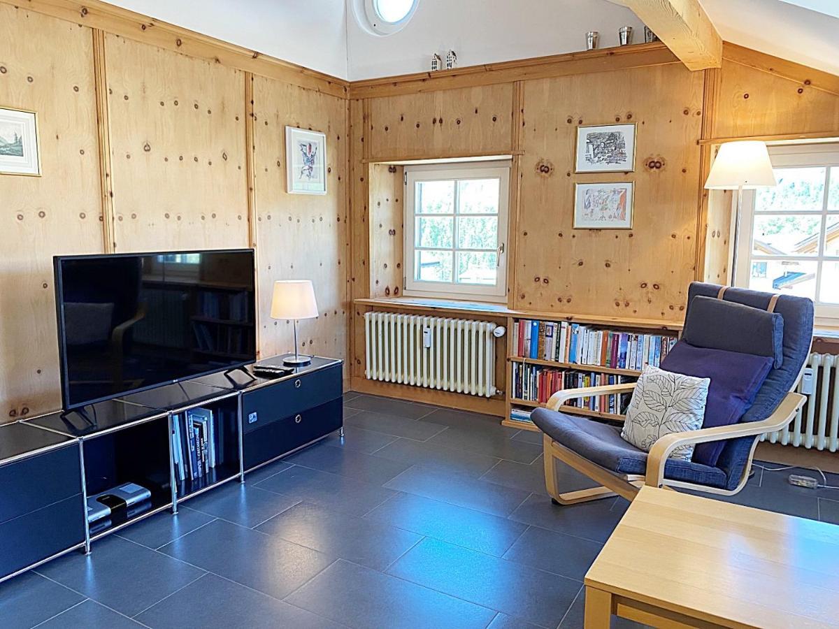 Alpenstil - 60M2 Dachstockwohnung Mit Garage - Bm186 Pontresina Exterior foto