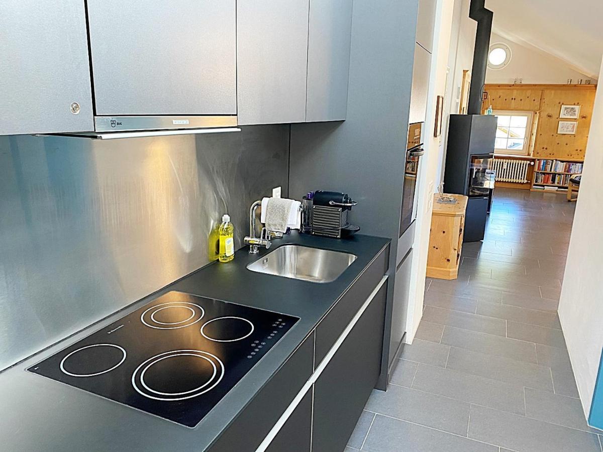 Alpenstil - 60M2 Dachstockwohnung Mit Garage - Bm186 Pontresina Exterior foto