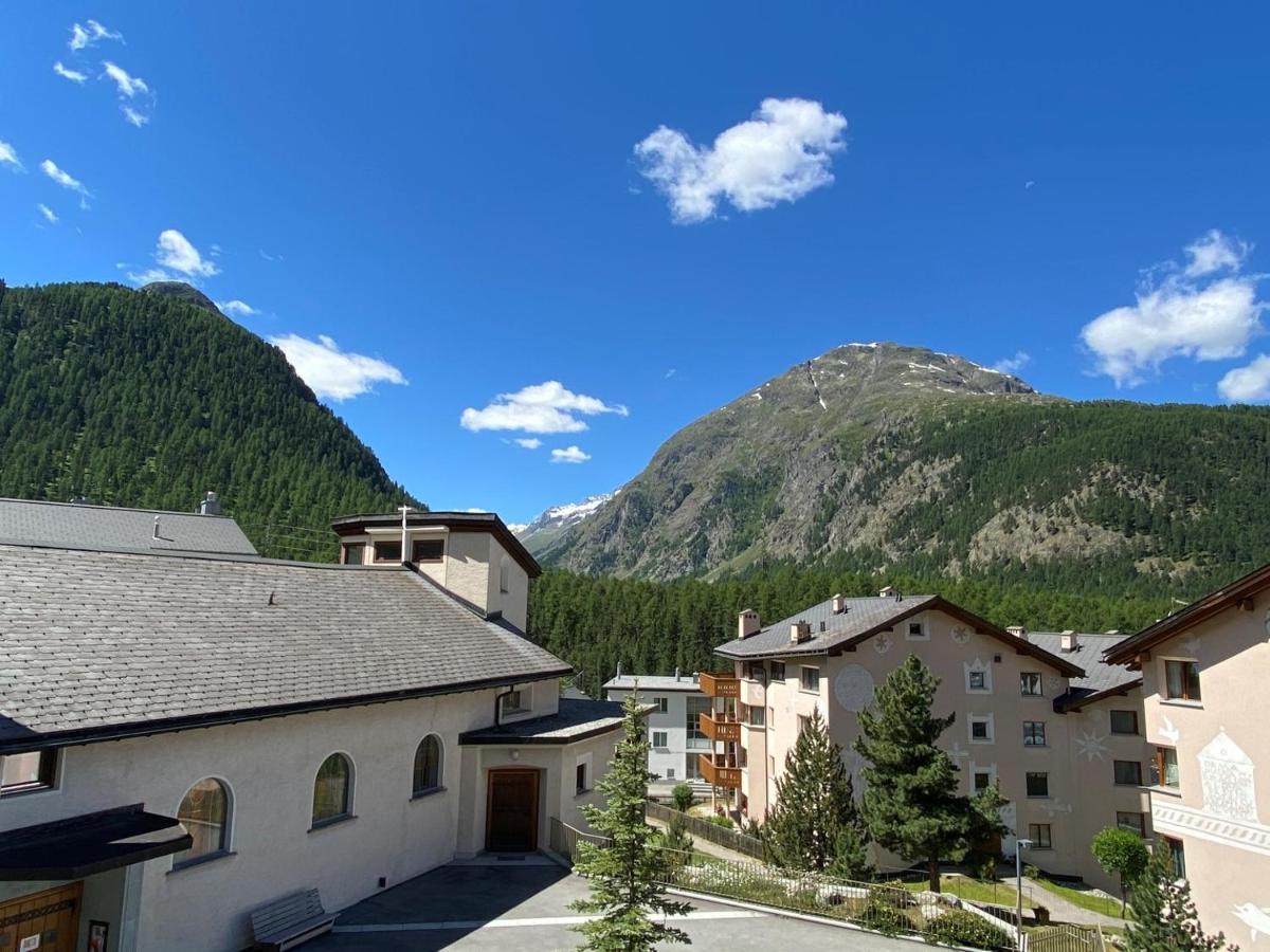 Alpenstil - 60M2 Dachstockwohnung Mit Garage - Bm186 Pontresina Exterior foto
